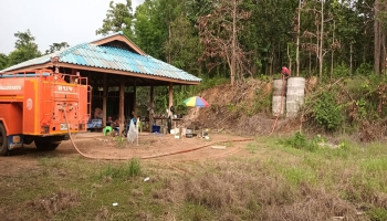 อบจ.แม่ฮ่องสอน นำรถบรรทุกน้ำ ออกให้บริการประชาชน พื้นที่บ้านป่าลาน ตำบลห้วยโป่ง อำเภอเมืองแม่ฮ่องสอน อบจ.แม่ฮ่องสอน นำรถบรรทุกน้ำ ออกให้บริการประชาชน พื้นที่บ้านป่าลาน ตำบลห้วยโป่ง อำเภอเมืองแม่ฮ่องสอน