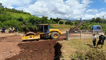 อบจ.แม่ฮ่องสอน แก้ไขปัญหาคอสะพานขาด  คอสะพานขาด จุดที่ 2  บ้านแม่ต๊อบใต้  ตำบลบ้านกาศ  อำเภอแม่สะเรียง  ดำเนินการเปิดเส้นทางให้สามารถสัญจรผ่านไป-มาได้แล้ว อบจ.แม่ฮ่องสอน แก้ไขปัญหาคอสะพานขาด  คอสะพานขาด จุดที่ 2  บ้านแม่ต๊อบใต้  ตำบลบ้านกาศ  อำเภอแม่สะเรียง  ดำเนินการเปิดเส้นทางให้สามารถสัญจรผ่านไป-มาได้แล้ว